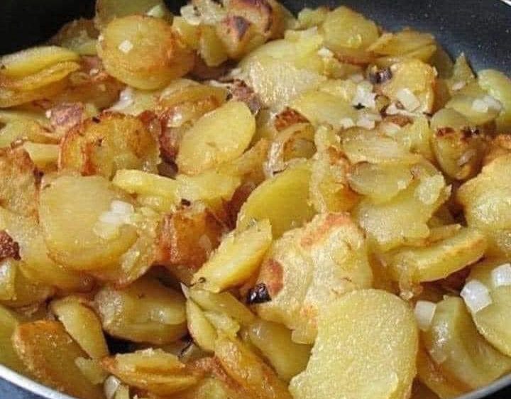 FRIED POTATOES AND ONIONS