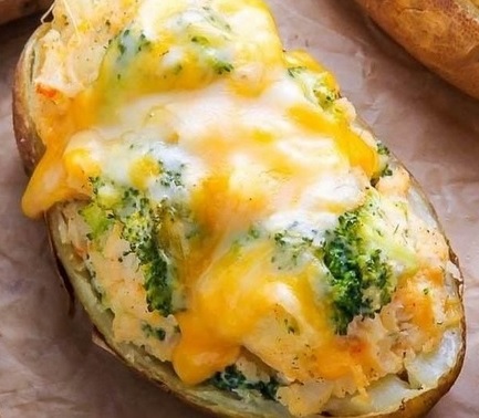 Broccoli and Cheddar Twice-Baked Potatoes !!